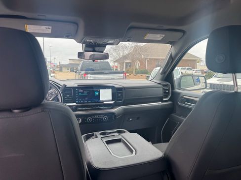 Used 2024 Chevrolet Silverado 1500 LT image 16