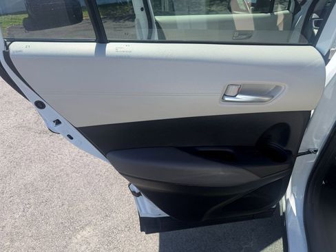 Used 2023 Toyota Corolla Cross XLE w/ Convenience Package image 23