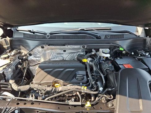 Certified 2025 Chevrolet Trax RS w/ Driver Confidence Package FWD image 27