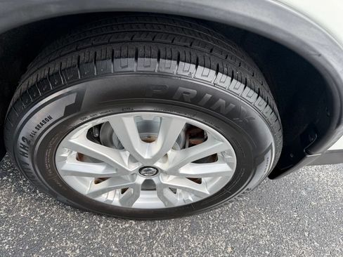 Used 2020 Nissan Rogue S w/ Special Edition Package FWD image 9