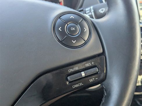 Used 2017 Kia K900 Luxury image 21