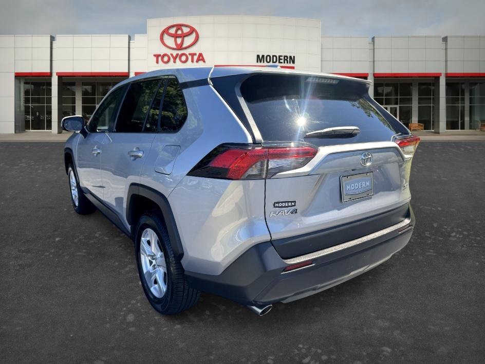Certified 2021 Toyota RAV4 XLE w/ Convenience Package FWD image 7