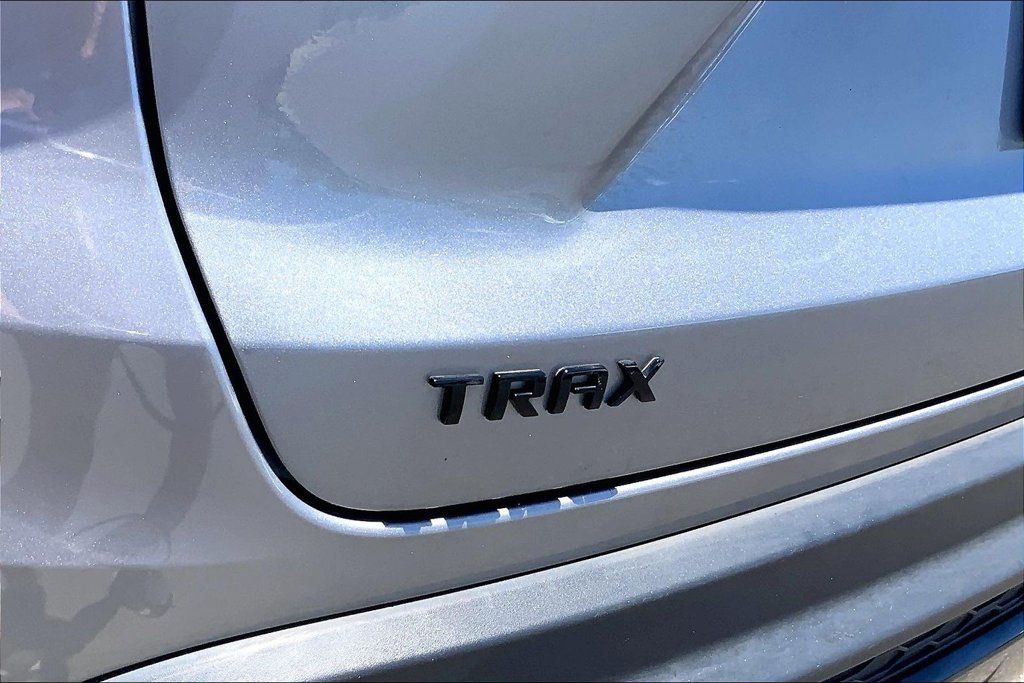 Used 2024 Chevrolet Trax RS FWD image 8
