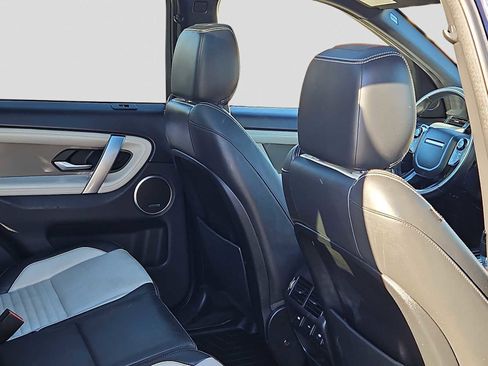 Used 2020 Land Rover Discovery Sport SE R-Dynamic image 16