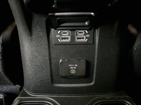 Used 2023 Jeep Wrangler Unlimited Sahara AWD/4WD image 28