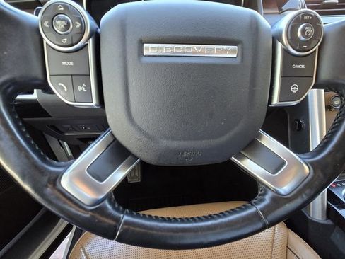 Used 2017 Land Rover Discovery HSE image 27