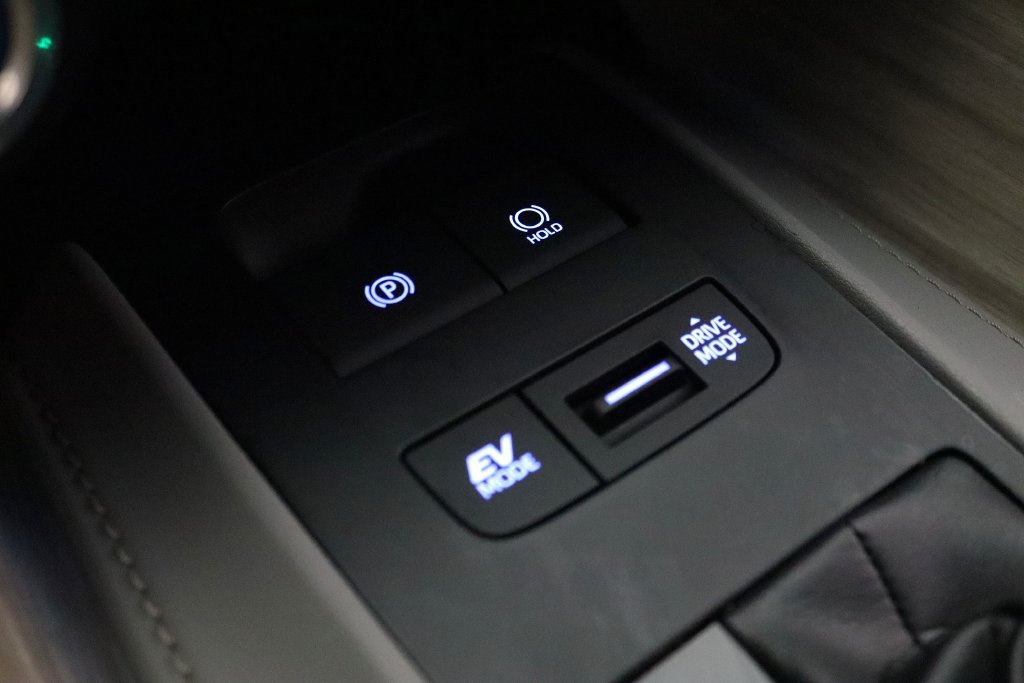 Used 2022 Toyota Venza Limited AWD/4WD image 32