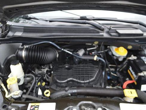 Used 2018 Dodge Grand Caravan GT FWD image 26