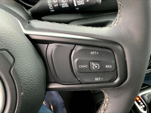 Used 2023 Jeep Wrangler Unlimited w/ Sun & Screen Package AWD/4WD image 21