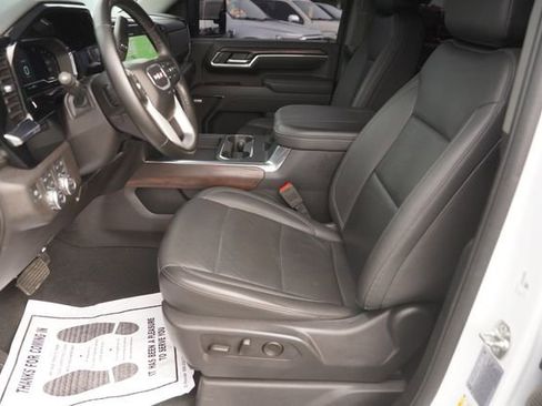 Used 2025 GMC Sierra 2500 SLT w/ SLT Convenience Package AWD/4WD image 9