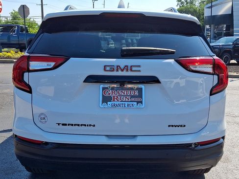 Used 2023 GMC Terrain SLT w/ Infotainment Package II AWD/4WD image 5