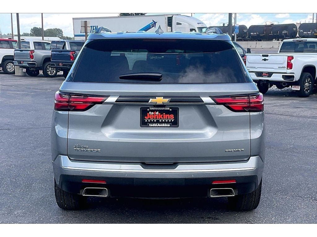 Used 2023 Chevrolet Traverse Premier FWD image 4