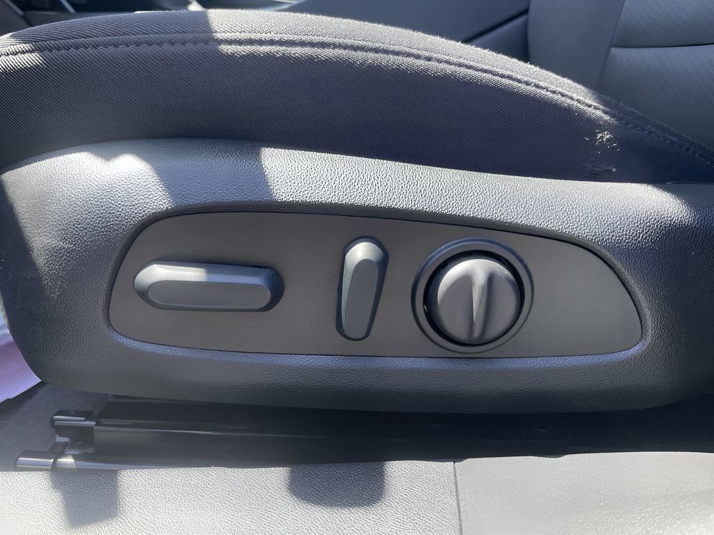 Used 2025 Chevrolet Malibu LT FWD image 24