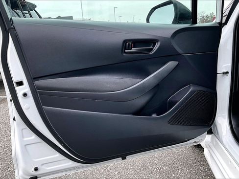 Used 2025 Toyota Corolla LE image 21