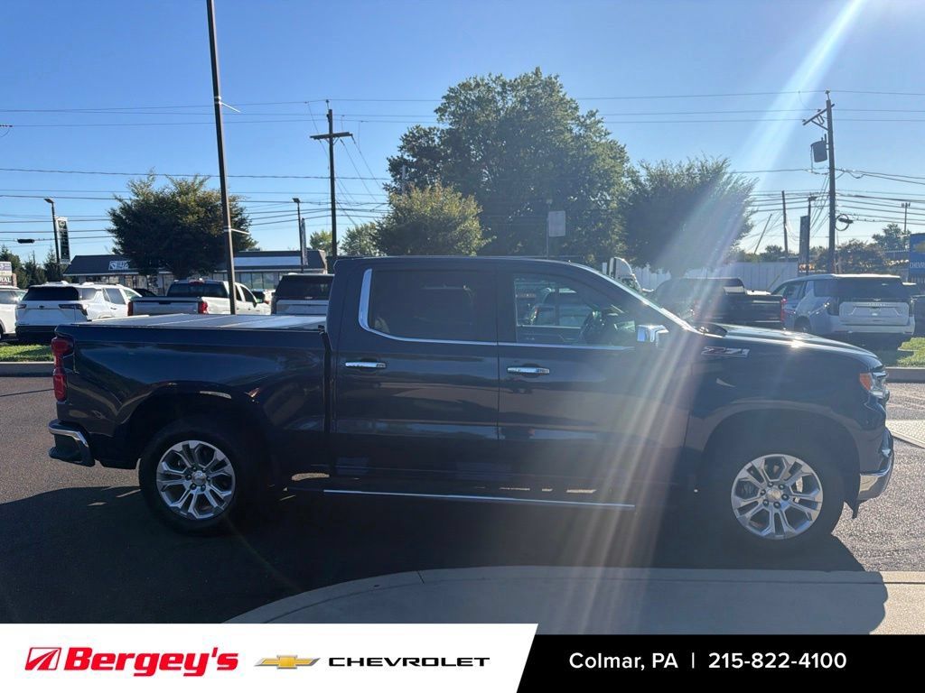 Certified 2022 Chevrolet Silverado 1500 LTZ AWD/4WD image 2