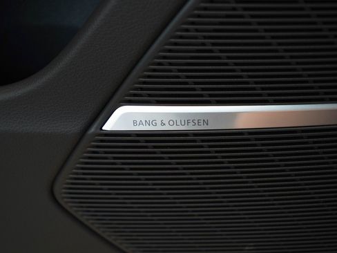 New 2025 Audi Q8 Premium Plus image 32