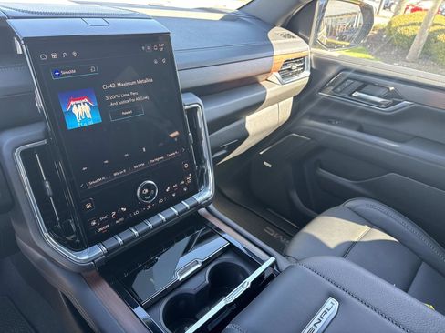 Used 2025 GMC Yukon Denali image 25