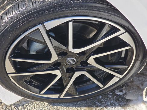 Used 2024 Nissan Sentra SR w/ SR Premium Package image 31