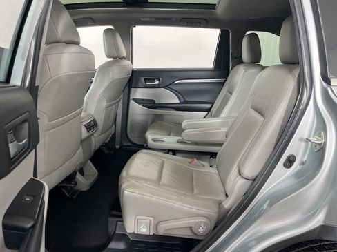 Used 2018 Toyota Highlander Limited Platinum image 24
