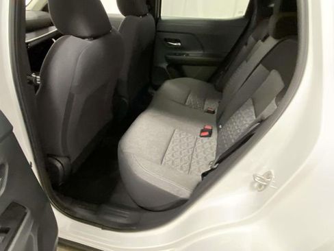 New 2026 Nissan Kicks SV w/ SV Premium Package FWD image 8