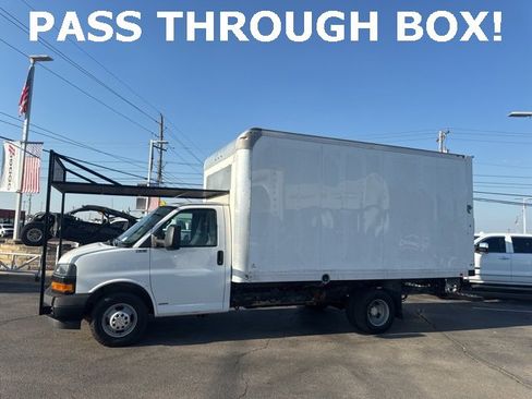 Used 2018 Chevrolet Express 3500 image 21
