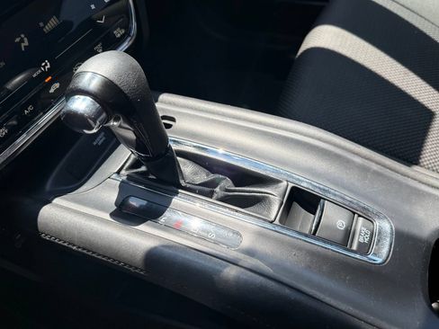 Used 2022 Honda HR-V EX image 17