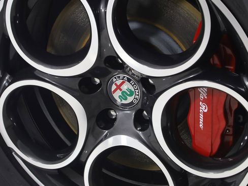 Used 2024 Alfa Romeo Tonale Ti image 16