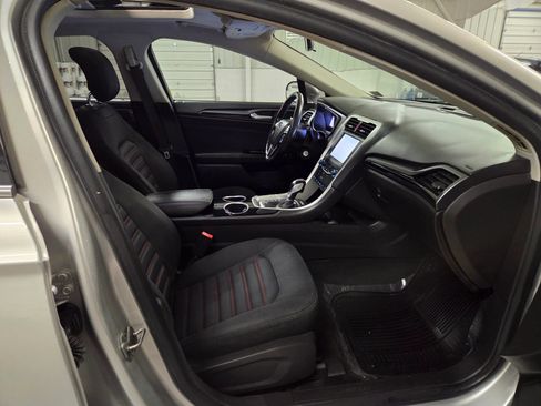 Used 2013 Ford Fusion SE FWD image 27
