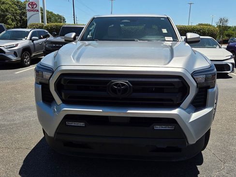 Certified 2024 Toyota Tacoma SR5 AWD/4WD image 2