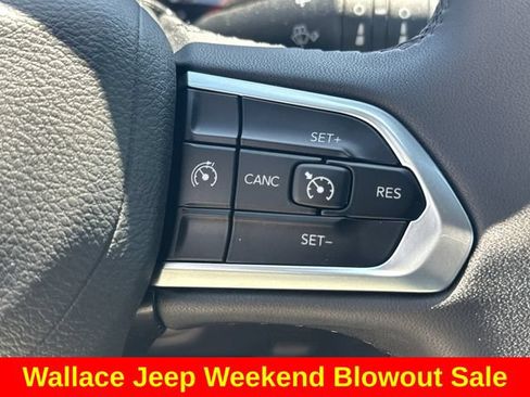 Certified 2025 Jeep Compass Latitude AWD/4WD image 22