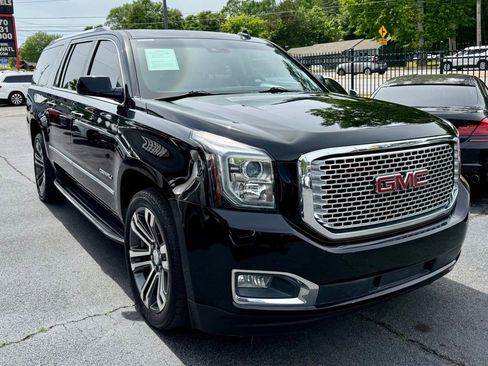 Used 2017 GMC Yukon XL Denali w/ Open Road Package AWD/4WD image 3