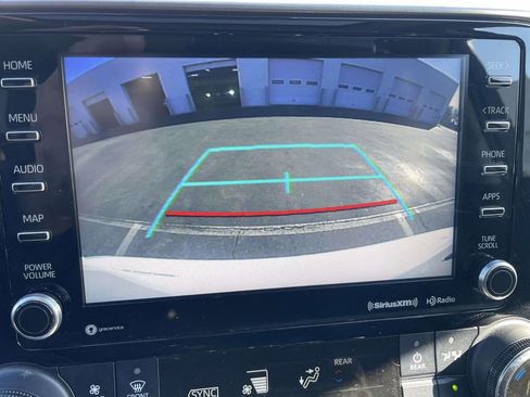 Used 2022 Toyota Highlander XLE image 41