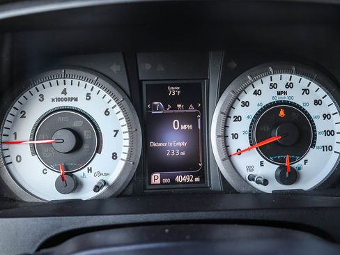 Certified 2020 Toyota Sienna SE w/ Nightshade Edition FWD image 25