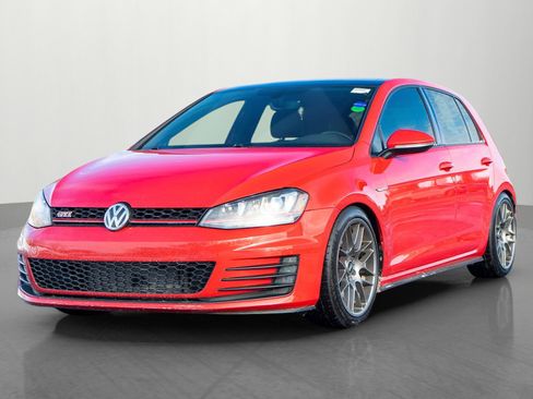 Used 2017 Volkswagen GTI SE image 3
