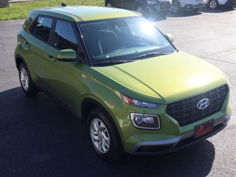 Used 2021 Hyundai Venue SE image 12