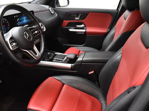 Used 2021 Mercedes-Benz GLA 250 4MATIC w/ AMG Line Exterior image 22