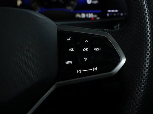 Used 2024 Volkswagen Tiguan SE R-Line image 25