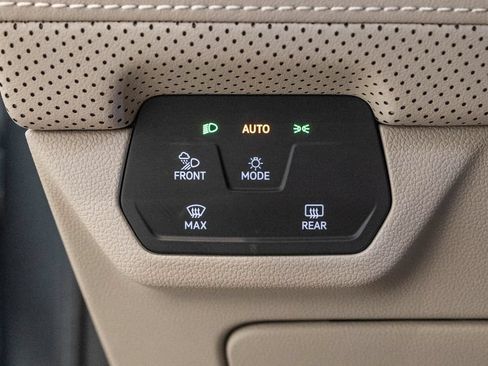 Used 2024 Volkswagen Atlas SEL Premium R-Line AWD/4WD image 25