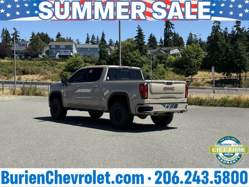 Used 2023 GMC Sierra 1500 AT4 w/ AT4 Premium Package AWD/4WD image 3
