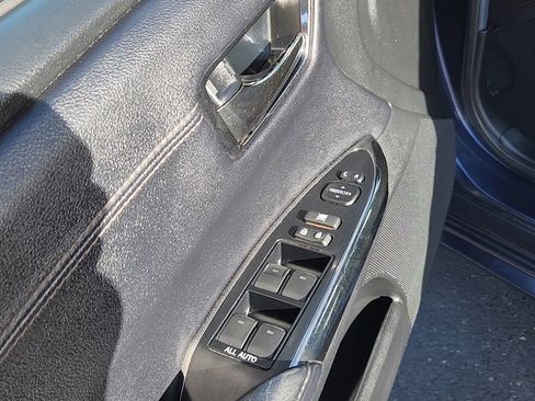 Used 2016 Toyota Avalon Limited image 7