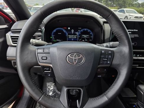Used 2025 Toyota Camry XSE FWD image 21