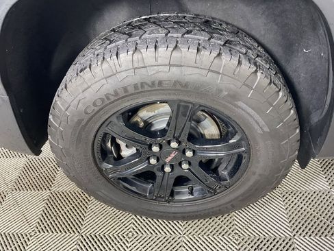 Used 2023 GMC Acadia AT4 w/ Technology Package image 11