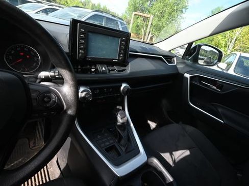 Used 2020 Toyota RAV4 XLE AWD/4WD image 8