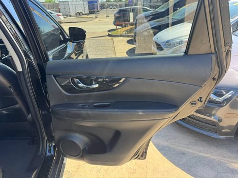 Used 2018 Nissan Rogue SL w/ Premium Package FWD image 13