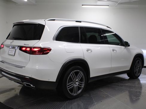 Certified 2025 Mercedes-Benz GLS 450 4MATIC image 17