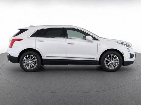 Used 2019 Cadillac XT5 Luxury AWD/4WD image 2
