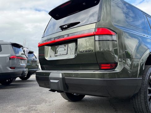 Used 2025 Lexus GX 550 w/ Accessory Package (31) image 35