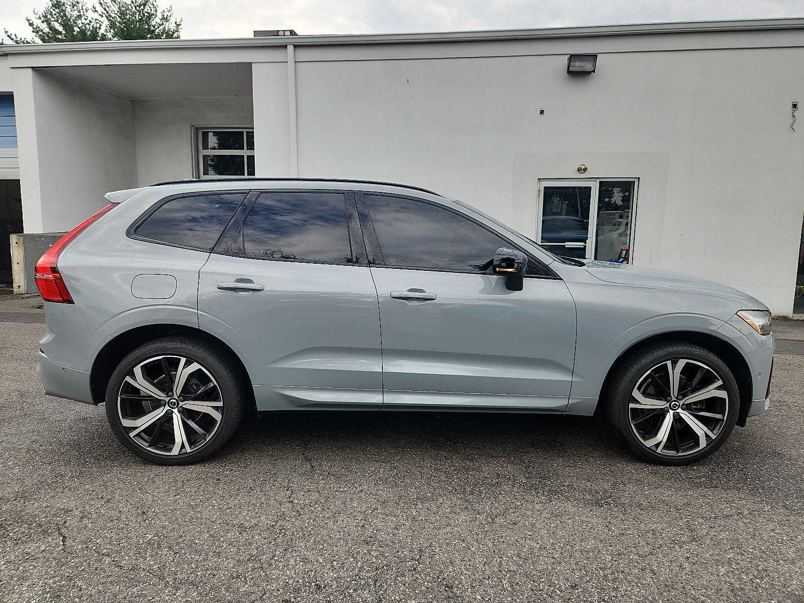 Used 2024 Volvo XC60 B5 Ultimate w/ Protection Package Premier AWD/4WD image 7