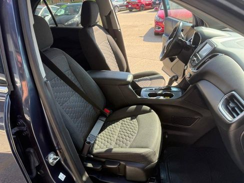 Used 2018 Chevrolet Equinox LT image 17