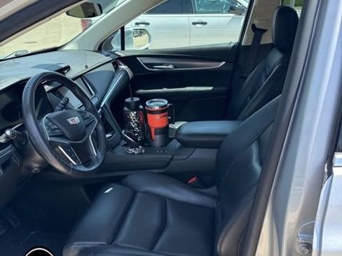 Used 2017 Cadillac XT5 Luxury w/ Driver Awareness Package AWD/4WD image 9